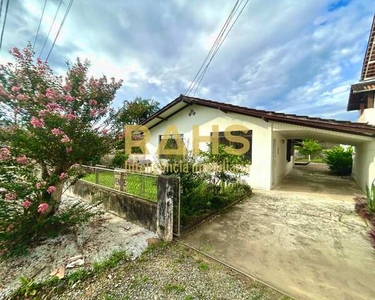 Casa plana averbada no Saguaçu em Joinville, 3 quartos, vaga para 4 carros