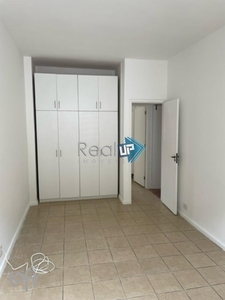Apartamento à venda em Humaitá com 80 m², 2 quartos, 1 suíte, 1 vaga