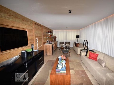 APARTAMENTO no 6º andar com 4 dormitórios e 4 garagens