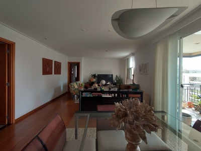 Apartamento à venda em Campo Belo com 124 m², 3 quartos, 2 suítes, 3 vagas