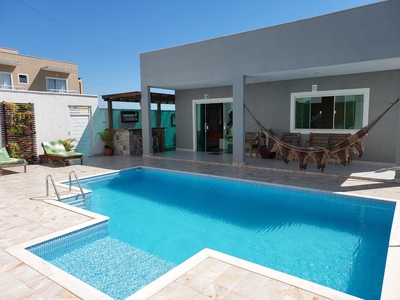 Casa com piscina e churrasqueira em Cabo Frio