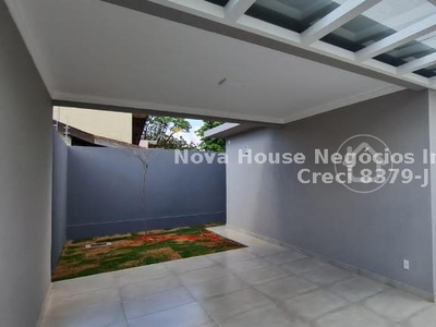 Casa Térrea com 3 Quartos à Venda por R$ 650.000