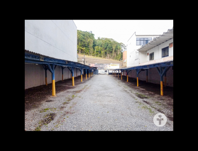 Terreno no Bairro Centro em Blumenau com 700 m²