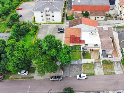 Casa térrea com excelente terreno no Capão Raso