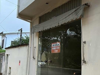 Loja bem localizada na avenida principal do Olaria, disponível para locação em T