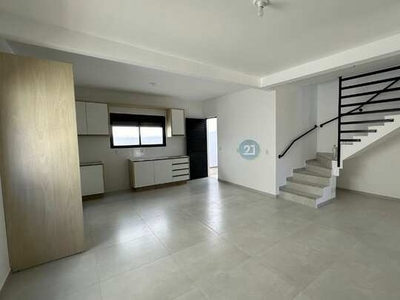 Vendo Casa sobrado com 04 dormitórios, espaço para 4 carros, no Campeche - Florianópolis