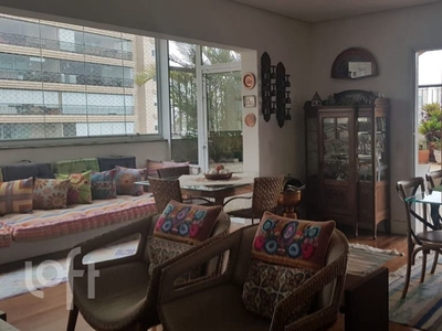 Apartamento à venda em Campo Belo com 190 m², 3 quartos, 1 suíte, 4 vagas