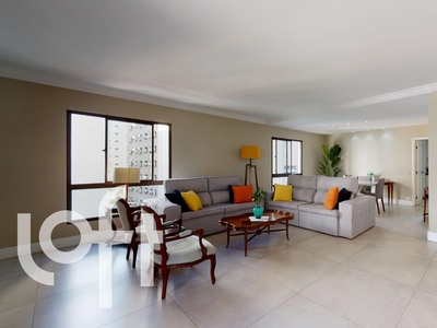Apartamento à venda em Jardim Paulistano com 182 m², 4 quartos, 1 suíte, 3 vagas