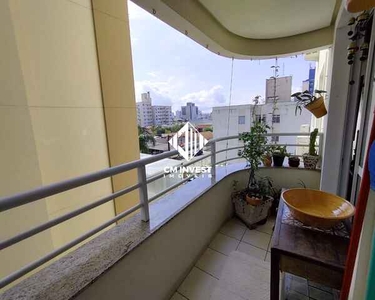 Apartamento amplo e arejado, 2 dormitórios, suíte e 2 sacadas