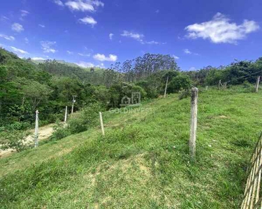 Sítio na Limeira com área de 9 mil metros, lagoa e entrada particular