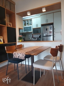 Apartamento à venda em Vila Romana com 68 m², 2 quartos, 1 suíte, 2 vagas