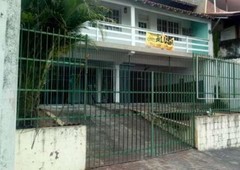 Ampla Casa (com 150m²)possui 4 quartos - no Bairro da Estrela do Norte-SG -RJ