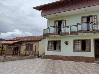 Casa em Araras, Teresópolis/RJ de 200m² 4 quartos à venda por R$ 818.000,00
