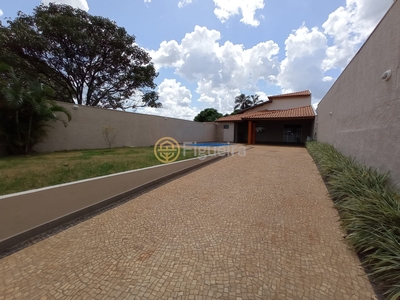 Casa em Celina, Barretos/SP de 300m² 3 quartos à venda por R$ 749.000,00 ou para locação R$ 3.700,00/mes