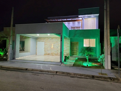 Casa em Chácara do Visconde, Taubaté/SP de 270m² 3 quartos à venda por R$ 1.369.000,00