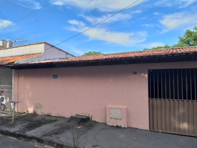 Casa em Conjunto Cachoeira Dourada, Goiânia/GO de 121m² 2 quartos à venda por R$ 179.000,00