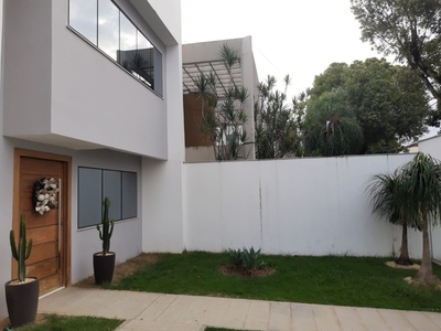 Casa em Goiabeiras, Vitória/ES de 380m² 4 quartos à venda por R$ 3.399.000,00