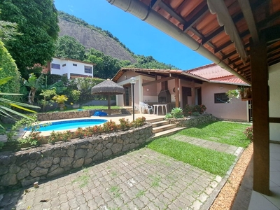 Casa em Itaipu, Niterói/RJ de 359m² 4 quartos à venda por R$ 1.799.000,00