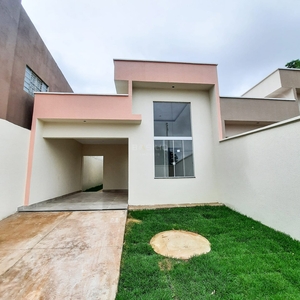 Casa em Jardim Esmeraldas, Aparecida de Goiânia/GO de 114m² 3 quartos à venda por R$ 304.000,00