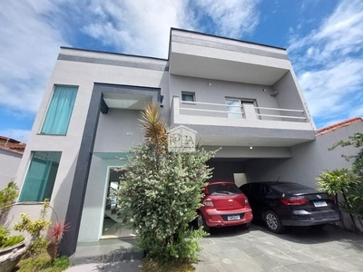 Casa em Jardim Grandesp, Itanhaém/SP de 250m² 3 quartos à venda por R$ 648.000,00