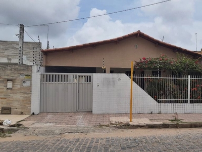 Casa em Nova Parnamirim, Parnamirim/RN de 165m² 4 quartos à venda por R$ 379.000,00