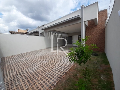 Casa em Parque Residencial Rita Vieira, Campo Grande/MS de 112m² 3 quartos à venda por R$ 559.000,00