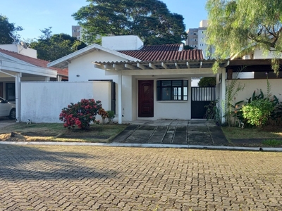 Casa em Parque São Luís, Taubaté/SP de 95m² 3 quartos para locação R$ 1.500,00/mes