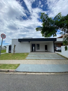 Casa em Piracangaguá, Taubaté/SP de 300m² 3 quartos à venda por R$ 989.000,00