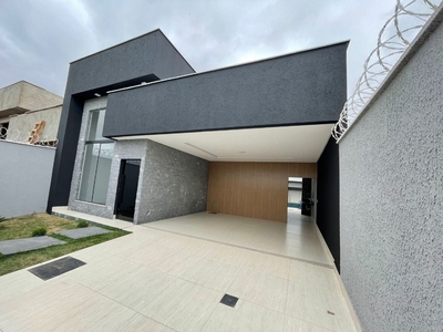 Casa em Residencial Porto Seguro, Goiânia/GO de 196m² 3 quartos à venda por R$ 889.000,00