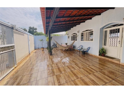 Casa em Setor Habitacional Samambaia (Taguatinga), Brasília/DF de 164m² 3 quartos à venda por R$ 637.000,00