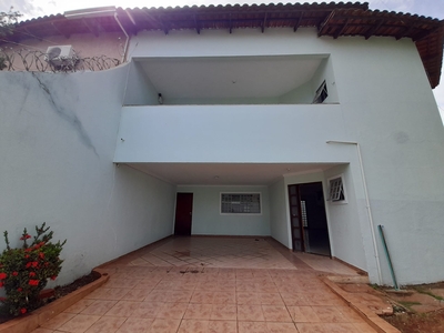 Casa em Setor Sudoeste, Goiânia/GO de 236m² 4 quartos à venda por R$ 739.000,00