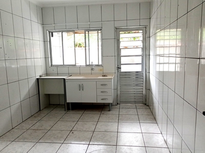Casa em Vila Paranaguá, São Paulo/SP de 70m² 2 quartos para locação R$ 1.200,00/mes