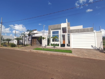 Casa em Zona 02, Maringá/PR de 235m² 3 quartos para locação R$ 6.000,00/mes