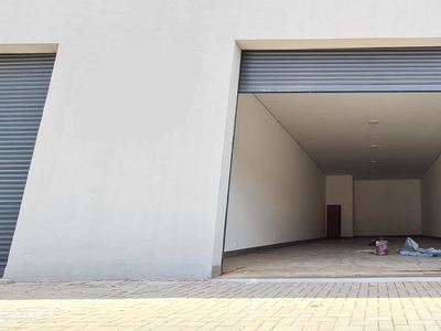 Galpão em Antares, Londrina/PR de 120m² para locação R$ 2.200,00/mes