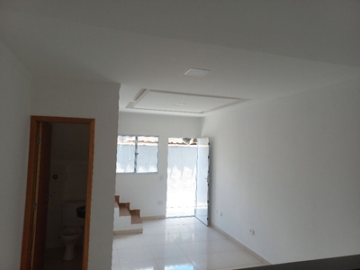 Sobrado em Jardim Melvi, Praia Grande/SP de 50m² 2 quartos à venda por R$ 234.000,00