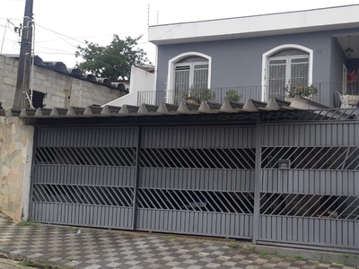 Sobrado em Vila Pinheiro, Jacareí/SP de 220m² 4 quartos à venda por R$ 619.000,00