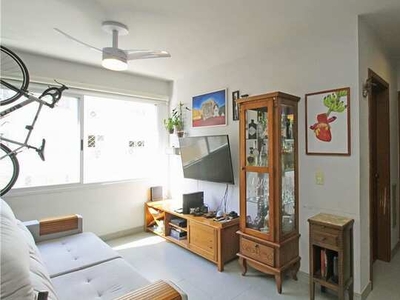 Apartamento 2 dormitórios com 1 vaga de garagem à venda no bairro Medianeira em Porto Aleg