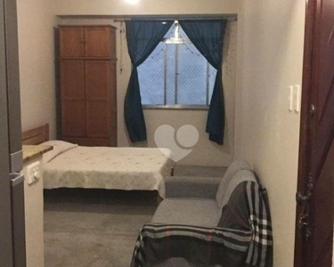 Apartamento à venda por R$ 330.000
