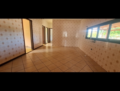 Casa no Bairro Itoupava Central em Blumenau com 4 Dormitórios e 200 m²