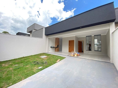 Casa em Parque Ibirapuera, Aparecida de Goiânia/GO de 91m² 3 quartos à venda por R$ 329.000,00