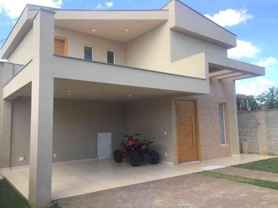 Casa com 3 quartos à venda no bairro Vale do Sol, 172m²