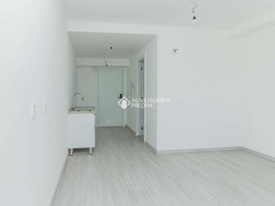 Apartamento com 1 quarto para alugar na avenida dos cubanos, 114, partenon, porto alegre, 30 m2 por r$ 2.000