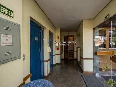 Apartamento com 3 Quartos e 1 banheiro para Alugar, 98 m² por R$ 3.350/Mês