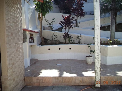 Casa com 3 Quartos e 4 banheiros à Venda, 180 m² por R$ 380.000