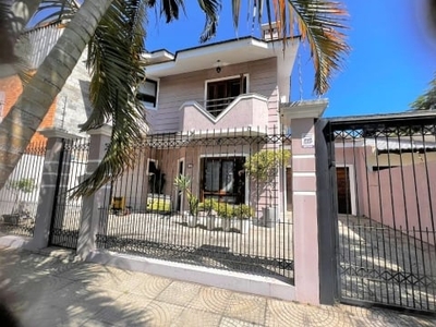 Casa sobrado 3 dormitórios, suíte, pátio com piscina, bairro são josé em canoas