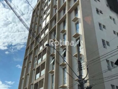 Flat para alugar, 1 quarto, 1 suíte, 1 vaga, cazeca - uberlândia/mg - r$ 1.800,00