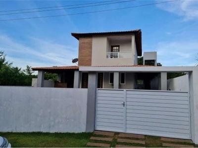 Barra do jacuípe - locação anual - casa duplex ampla e aconchegante em condomínio fechado, com piscina - 3 quartos, 1 suíte - apenas 7km de guarajuba