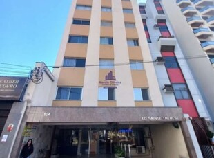 Apartamento tres dormitórios no centro