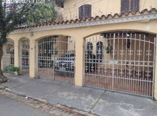 Casa comercial em moema com 05 salas, 3 banheiros e 2 vagas - necessita de reforma