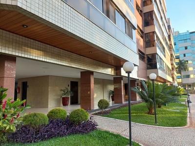 Apartamento à venda com 4 quartos ou + na Asa Norte, Brasília